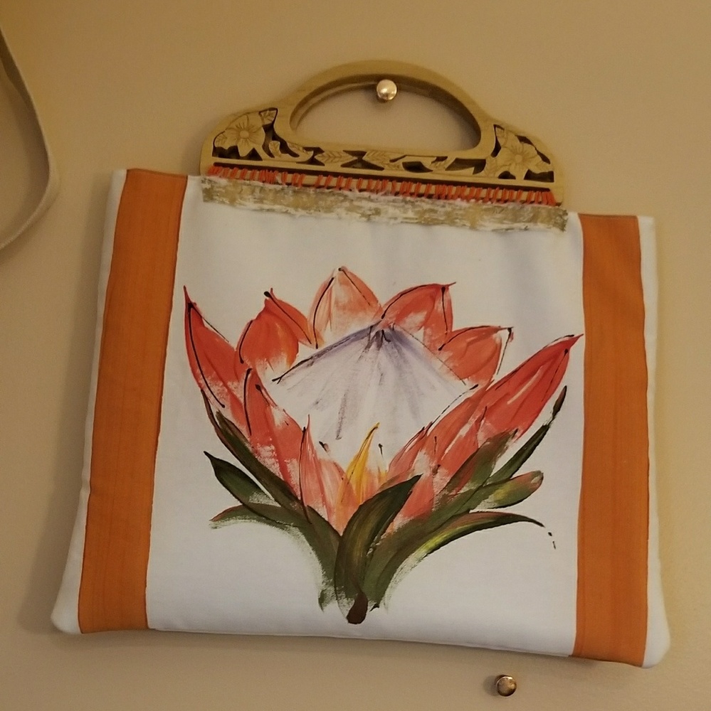 Wood handle bag
